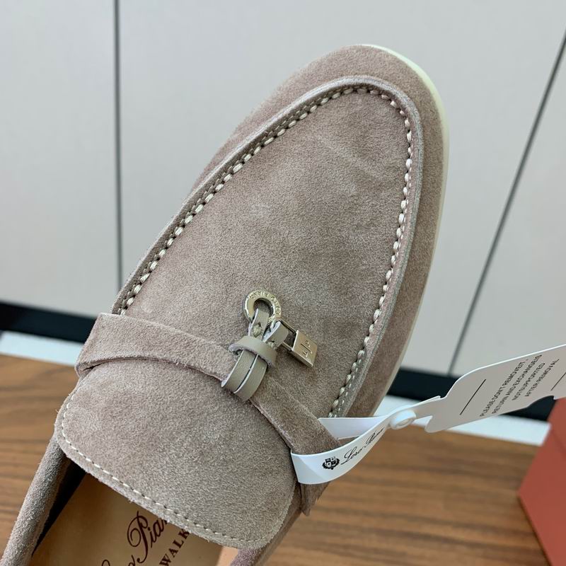 High-quality view of LoroPianasz  hnh, highlighting premium materials and refined design by Vayneluxe.